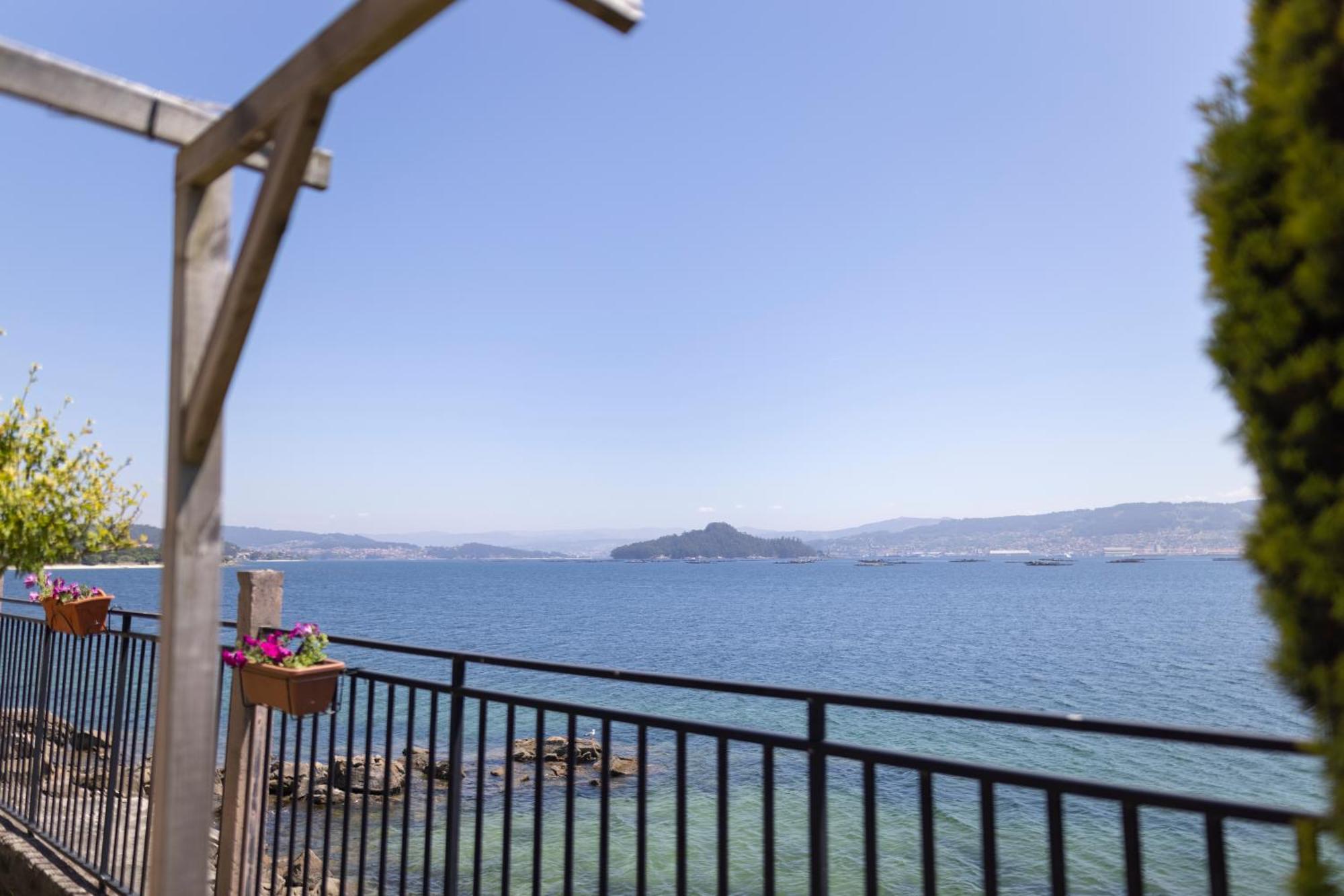 Apartamentos Miramar Playa Raxó Esterno foto